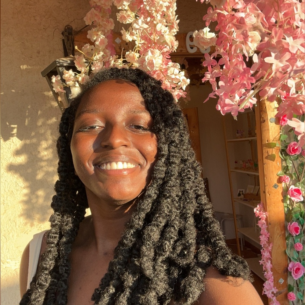 Meet your Posher, Dominique